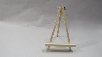 Molbertas | aukštis 30cm, plotis 20 cm,<br> paveiksla aukštis max  23 cm<br>Perkant 10 vnt ir daugiau  kaina 4.50 eur